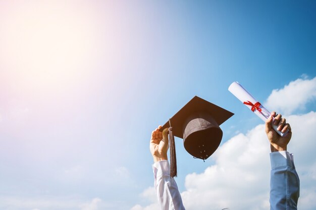 Top 3 Scholarships to Apply for in 2024